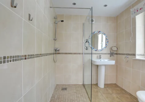 The wet room at Sunridge, Wisemans Bridge