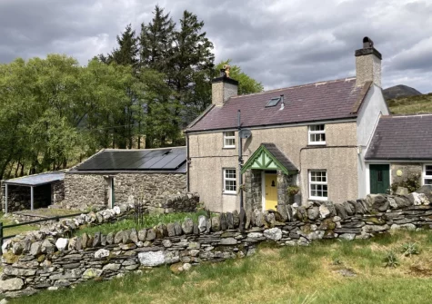 Tal-Y-Waun is a historic 300-year-old country cottage nestled in an idyllic location in the heart of a mountain valley