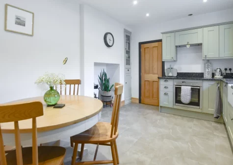 The kitchen & dining area at Talafon, Pencaenewydd