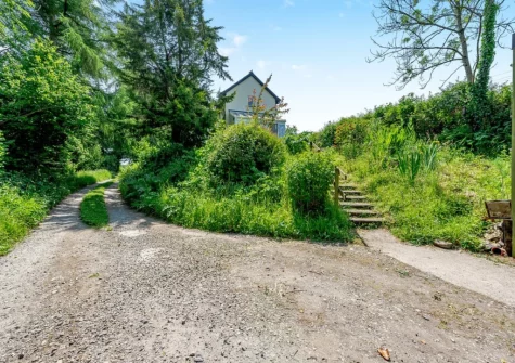 Accessed by a rough track, Tan Y Castell Cottage offers the perfect escape from