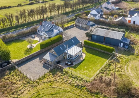 Temple Barn is a luxury stone holiday cottage with easy access to some of the best beaches, coastal walks & restuarants in Pembrokeshire