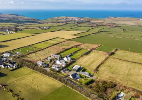 Temple House is an immaculately presented holiday cottage with easy access to some of the finest beaches & coastal walks in the Pembrokeshire Coast National Park