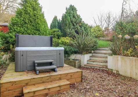 The hot tub at The Briars, Wisemans Bridge