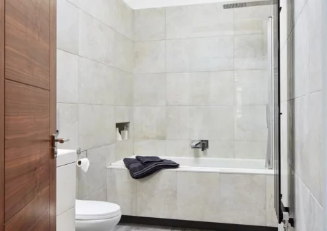 The bathroom at The Coach House, Tenby