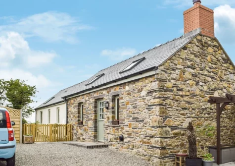 The Granary is a beautiful detached cottage located close to the Pembrokeshire coast