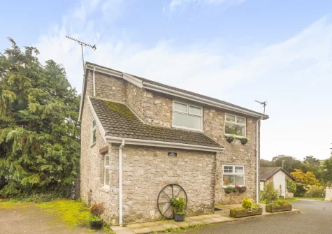 The Granary is a beautiful stone cottage offering spacious & stylish accommodation in a peaceful countryside setting