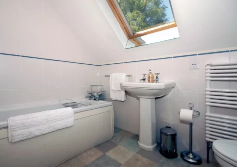 The bathroom at The Hayloft, Broad Haven