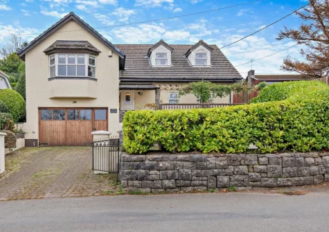 The Lavenders, in the charming village of Penally, is set in an elevated position with countryside views towards the sea