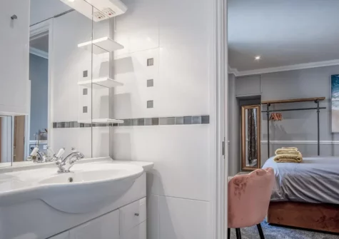Bedroom #1 en-suite at The Light On The Water, Tenby