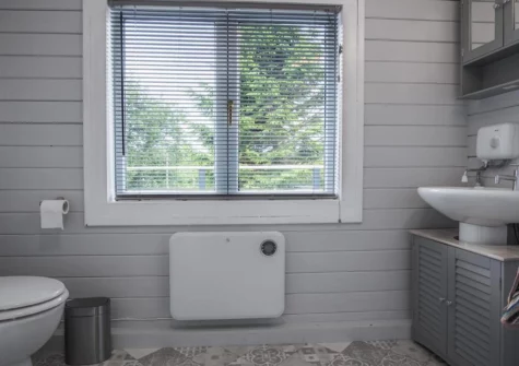 The bathroom at The Lodge At Sheepswalk Farm, Amroth
