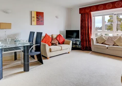 The Lookout, Rhodewood, Saundersfoot is a modern two-bedroom duplex townhouse with stunning sea views over Saundersfoot Bay. Enjoy a patio garden, coastal walks to Glen Beach, and easy access to Pembrokeshire's finest attractions.