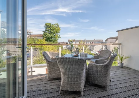 The first floor balcony & outdoor sitting area at The Sandbox, Saundersfoot