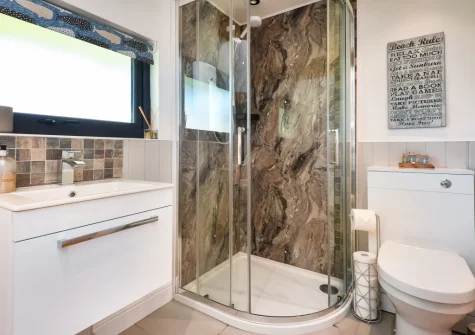 The bathroom at The Stables, Abererch
