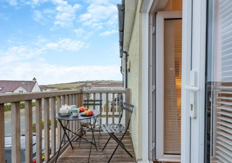 The balcony & outdoor sitting area at Tide View, Broad Haven