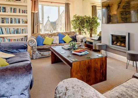 Tiffany House, Tenby is a spacious 11-guest penthouse offering stunning harbour views, impressive bedrooms and a spectacular rooftop terrace. Ideal for group holidays, celebrations and creating cherished family memories in charming Tenby.