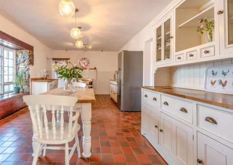 The kitchen at Trebrowen, Angle