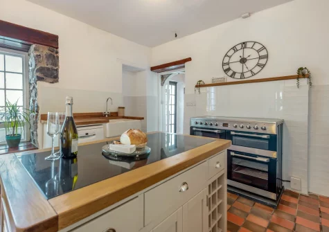 The kitchen at Trebrowen, Angle