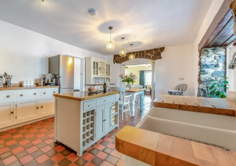The kitchen at Trebrowen, Angle