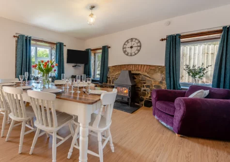 The dining room at Trebrowen, Angle