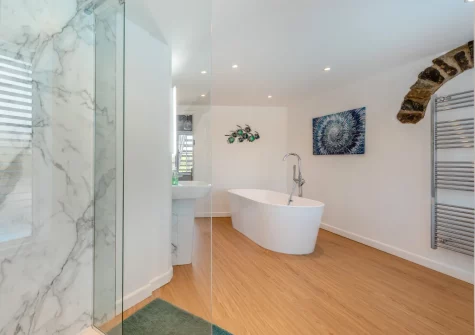 The first bathroom at Trebrowen, Angle
