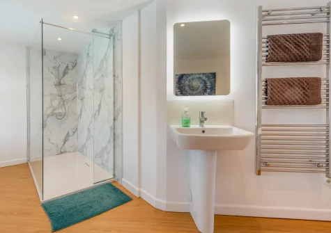 The first bathroom at Trebrowen, Angle