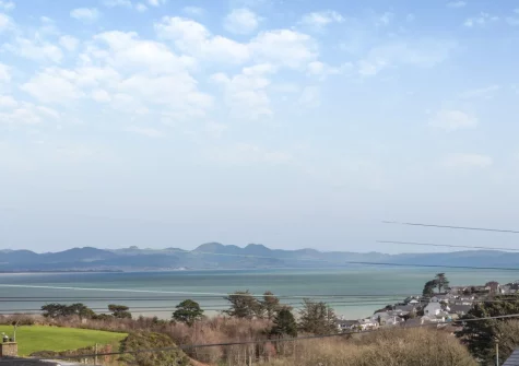 Ty Adda offers panoramic sea vistas across Cardigan Bay