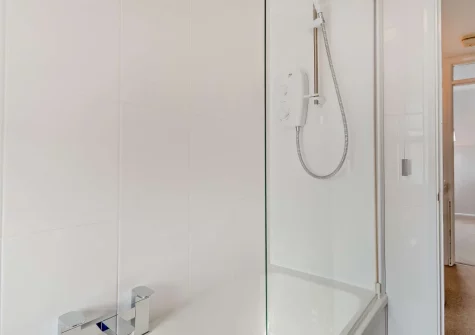 The bathroom at Ty Del, Broad Haven