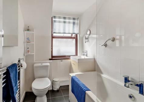 The bathroom at Ty Del, Broad Haven