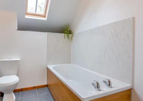 The bathroom at Ty Gwair, St Anns Bethesda