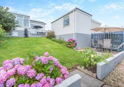 The enclosed garden, patio & outdoor sitting area at Ty Merlyn, Saundersfoot