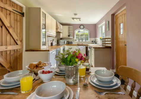 The kitchen & dining kitchen at Tyr Wennol, Fishguard