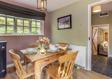 The kitchen dining area at Tyr Wennol, Fishguard
