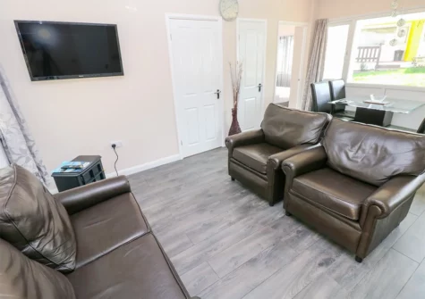 The living area at Valley Grove 8, Pentlepoir