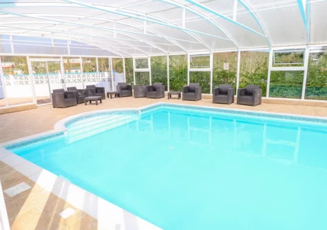 The communal swimming pool at Valley Grove Bungalows