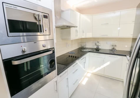 The kitchen at Vineyard Vale 8, Saundersfoot