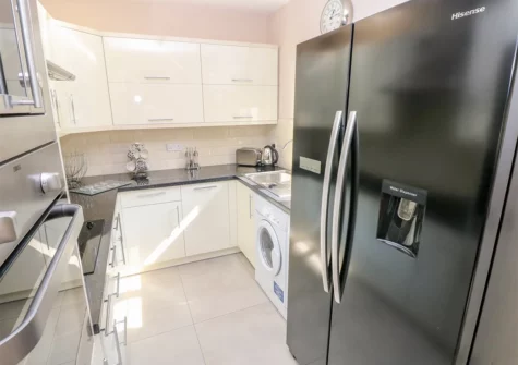 The kitchen at Vineyard Vale 8, Saundersfoot