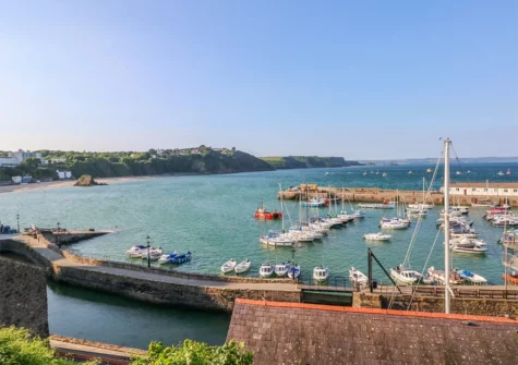 Vineyard Vale 8 is an ideal base for exploring everything Tenby & Saundersfoot has to offer