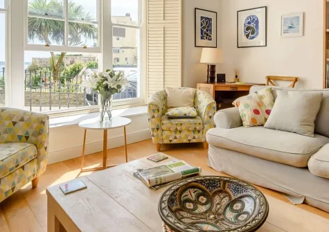 Whitesands, Tenby is a historic seafront treasure with contemporary comforts, positioned just steps from castle beach and charming harbourside dining. Ideal for families seeking authentic Welsh coastal character and unforgettable adventure.