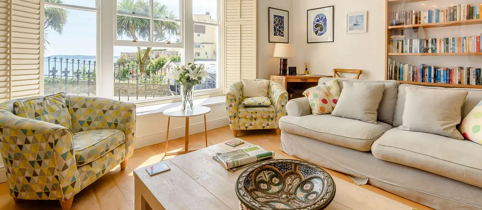 Whitesands, Tenby is a historic seafront treasure with contemporary comforts, positioned just steps from castle beach and charming harbourside dining. Ideal for families seeking authentic Welsh coastal character and unforgettable adventure.