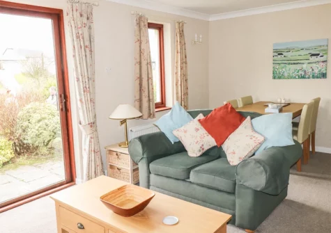 The living & dininig area at Woodgreen Cottage, Templeton