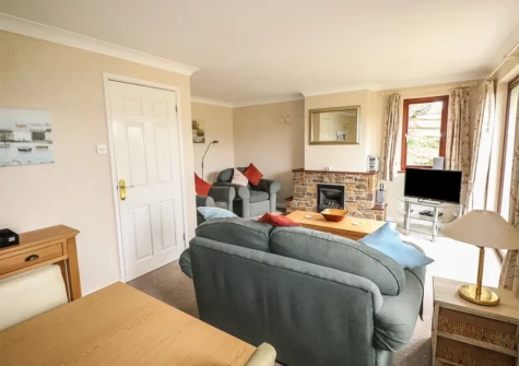 The living area at Woodgreen Cottage, Templeton