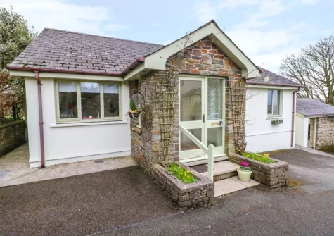 Outside Woodgreen Cottage, Templeton