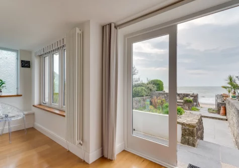 The living area at Wren Cottage, Saundersfoot