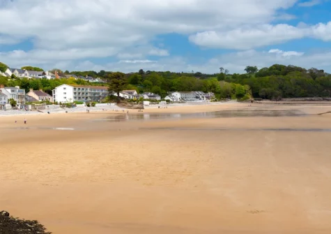Y Beudy is an ideal base for exploring Saunderfoot's beautiful golden sand beaches & everything the town has to offer