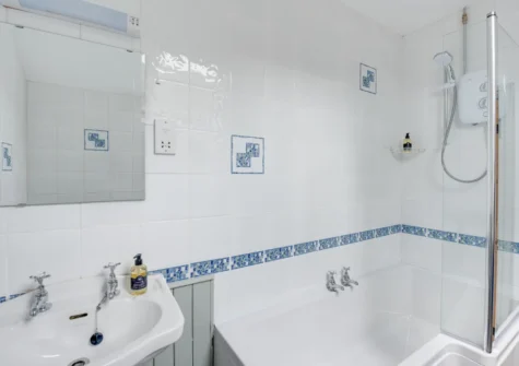 The bathroom at Y Felin, Llanymawddwy