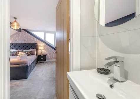 Bedroom #1 & en-suite shower room at Y Llanw, Milford Haven