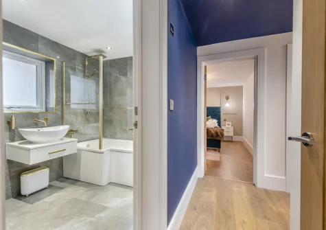 The bathroom at Y Llanw, Milford Haven