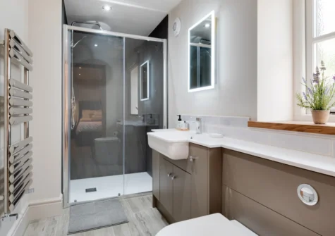 The bathroom at Ynys Cadno, Trawsfynydd