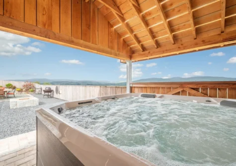 The hot tub at Ynys Cadno, Trawsfynydd