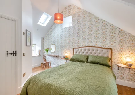 The bedroom at Yr Hen Ysgubor, Sarn Meyllteyrn